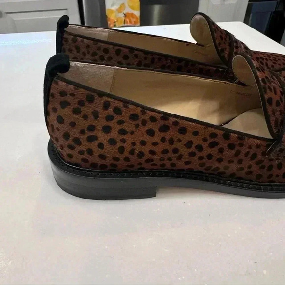 Ann Taylor Brown and Black Flats with Leopard Print - Picture 4 of 11